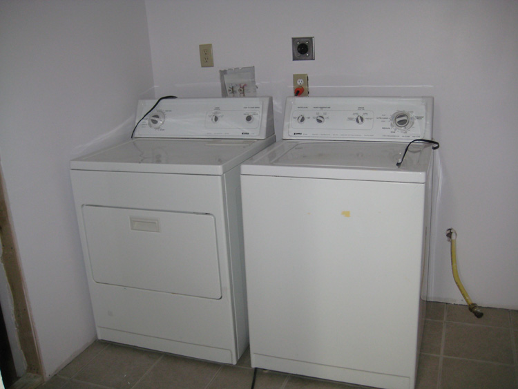 16-laundry-room